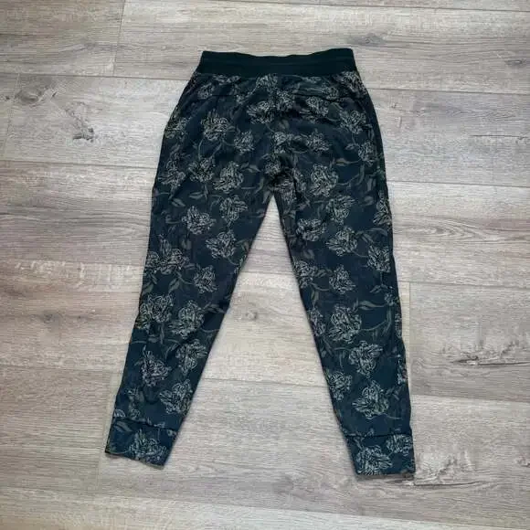 Athleta Trekkie North Printed Jogger Olive Floral Size 6 Lightweight Hiking - Picture 6 of 9